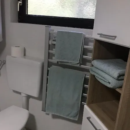 Idyllische Kleine Ferienwohnung 아파트 *